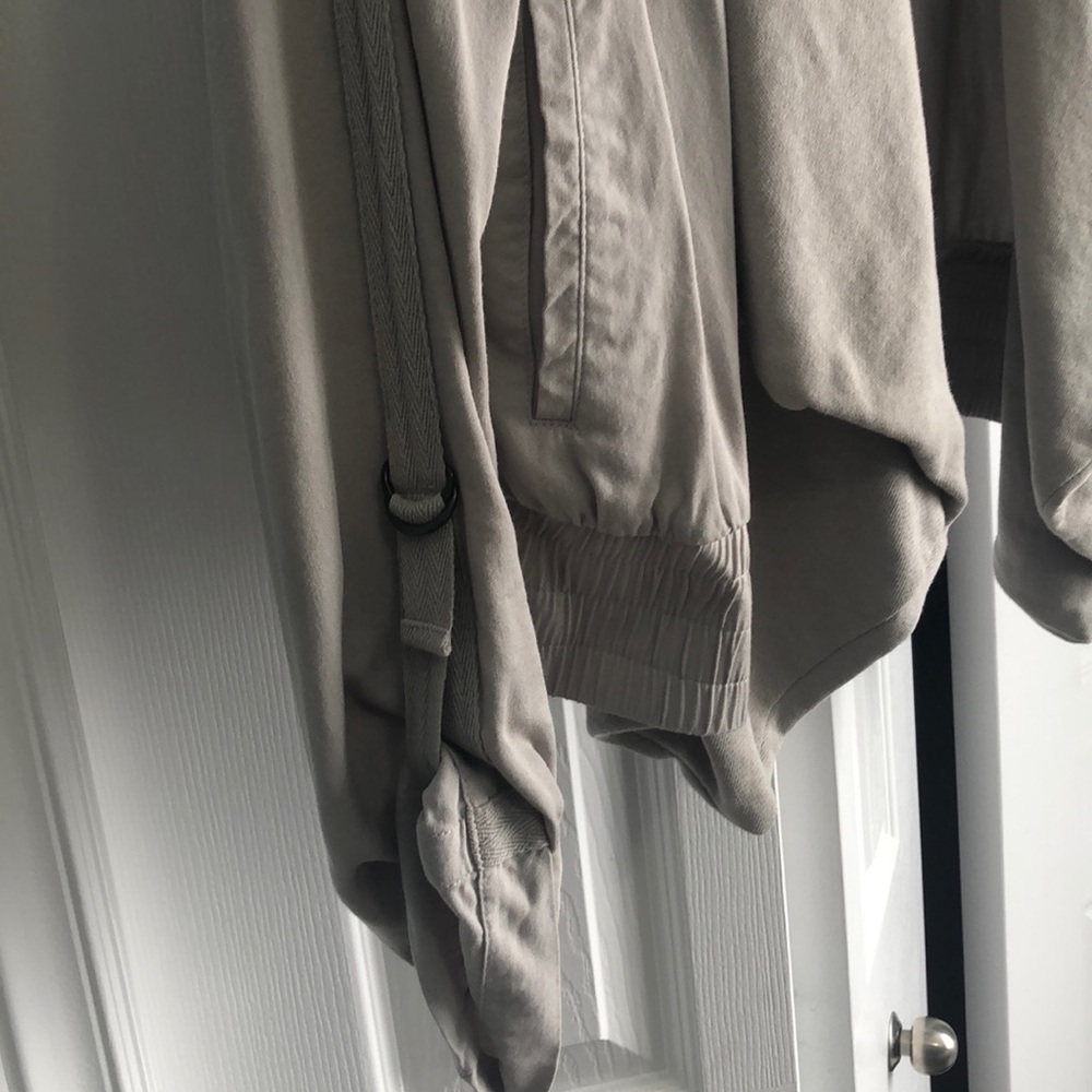 Grey jacket - Picture 3 of 3